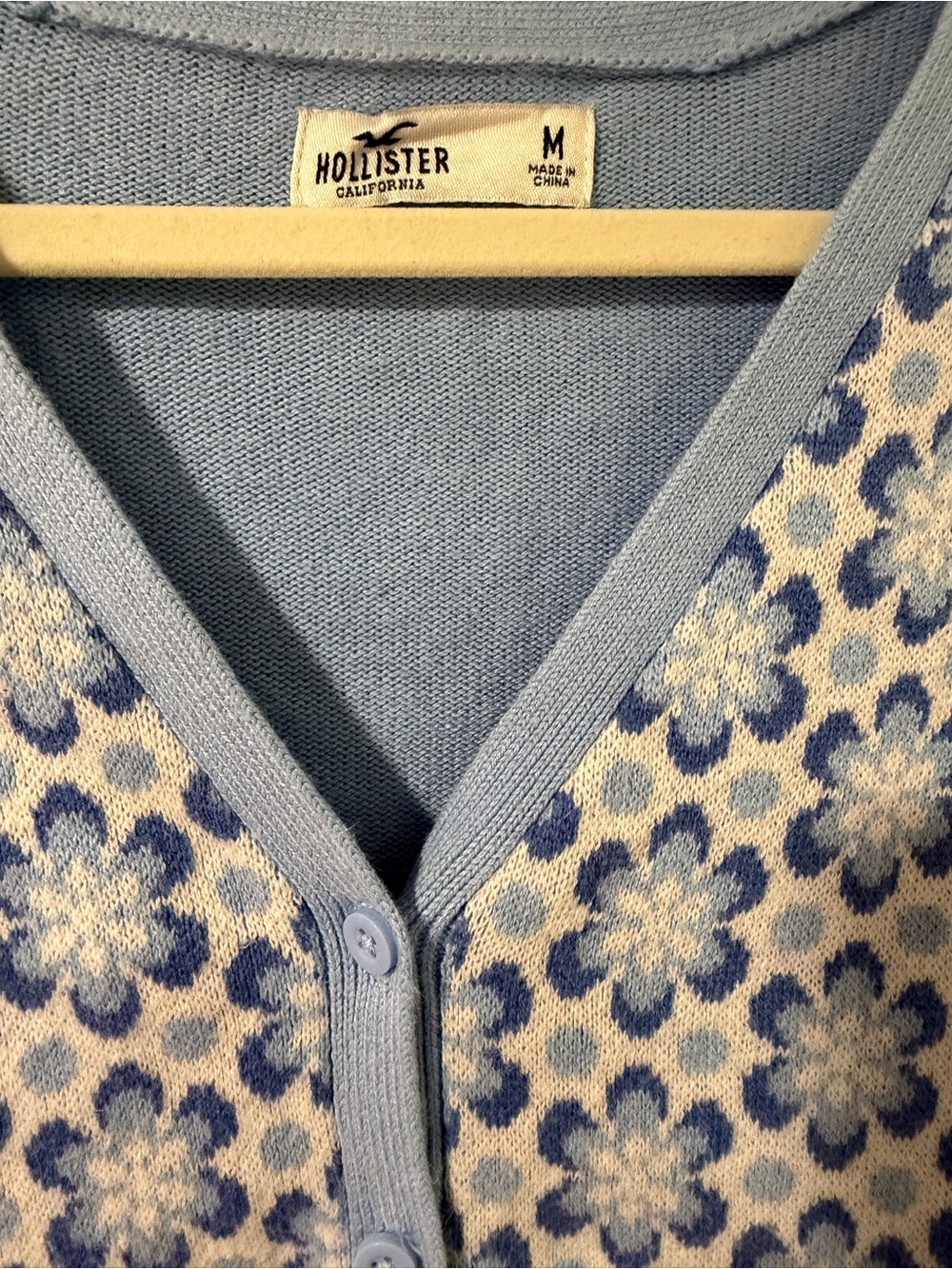 Hollister Blue & White Floral V-Neck Button Cardigan Sweater - Picture 2 of 5